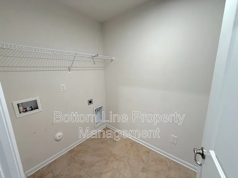 1524 Bailiff Ct SW — Photo 14
