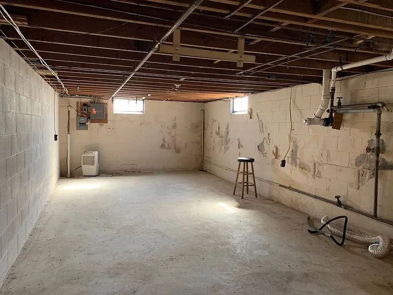 4136 Lincoln Way E — Photo 32