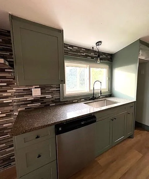 394 Robson Rd — Photo 13