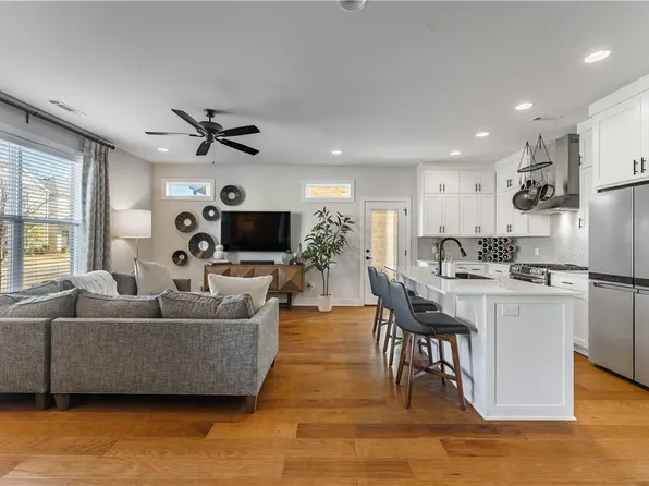 2337 E Frontier Elm Dr, Fayetteville, AR 72703