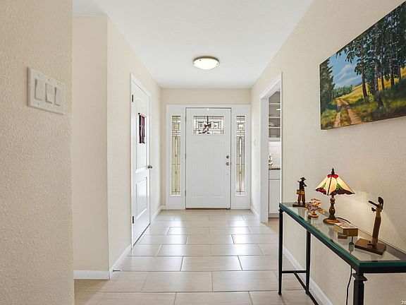 5th image of 6811 Country View Ln