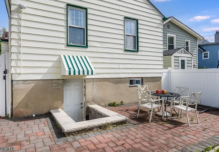 33 Linden Ave — Photo 26