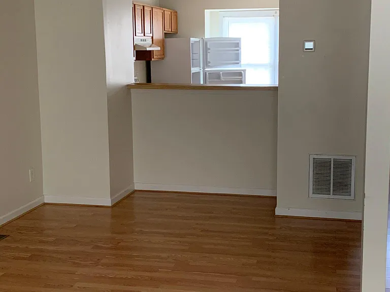 162 Lee St — Photo 9