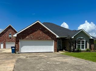 726 Acadian Dr, Jennings, LA 70546