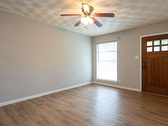 4th image of 8406 Briarwood Ln