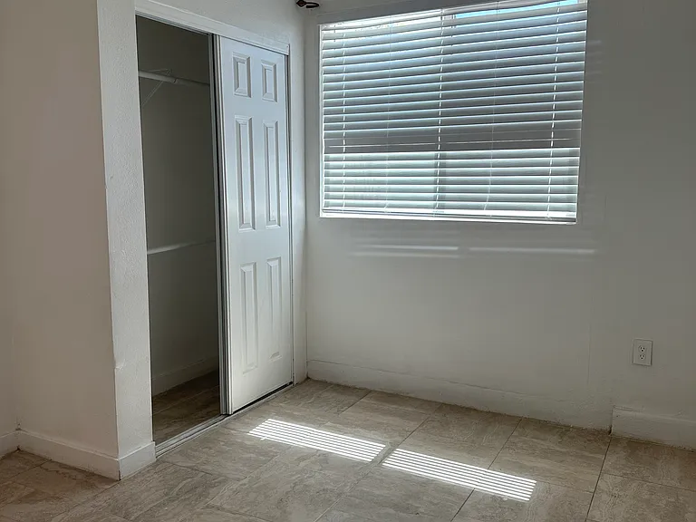 Bedroom closst
