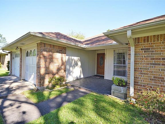 3rd image of 5522 Thornwood Cir