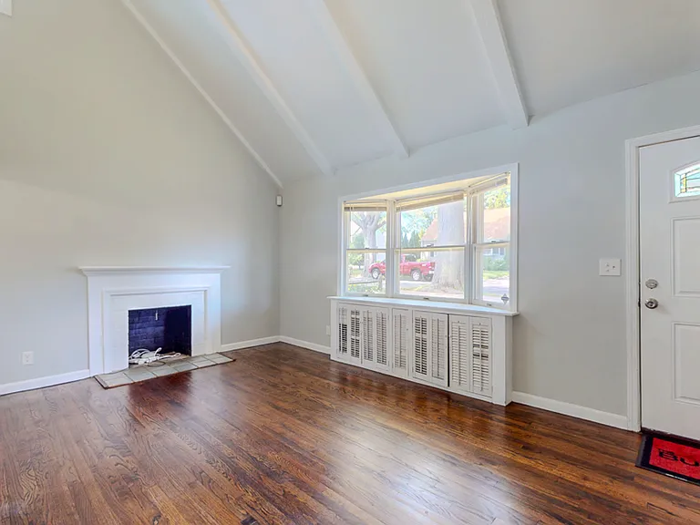 677 Garfield Ave — Photo 11