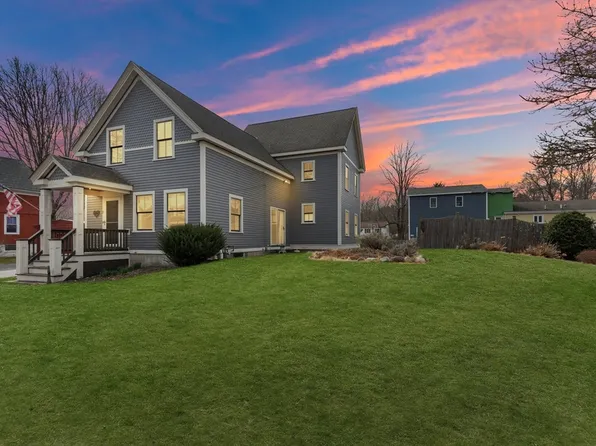 17 Pleasant Ave, Attleboro, MA 02703