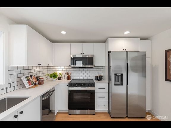 4th image of 1556 S Pearl St #C