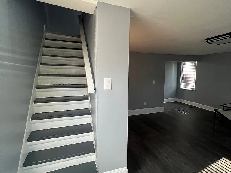 205 Ashworth Pl #1 — Photo 17