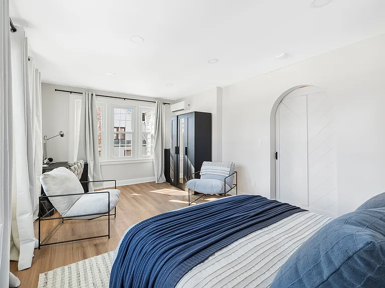 60 Stuyvesant Plz — Photo 7