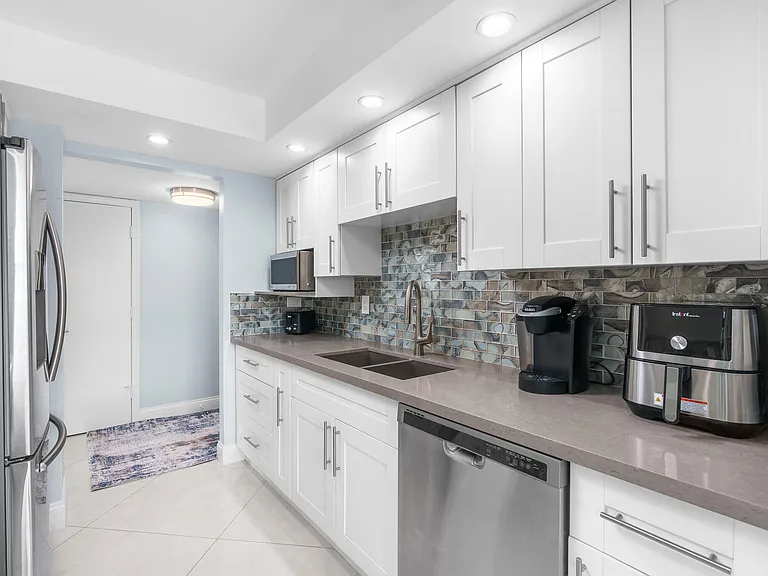 950 Ponce De Leon Rd #401 — Photo 14