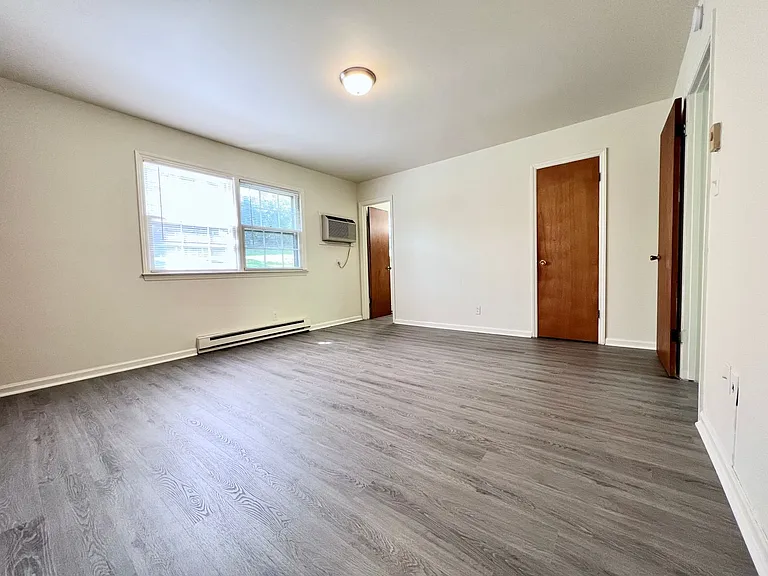 Lakewood Apartments — Photo 24