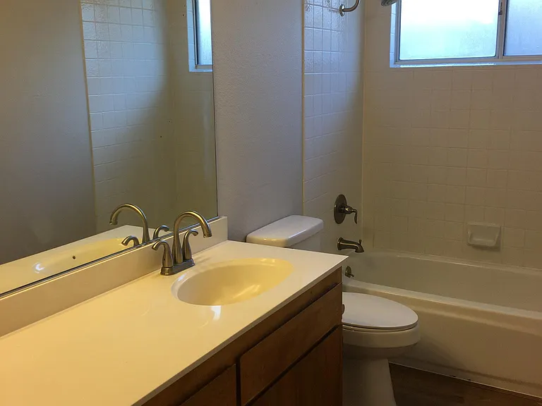 407 Columbia Way — Photo 9