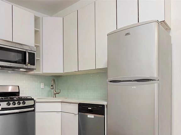 3rd image of 432 E 120th St APT 2W