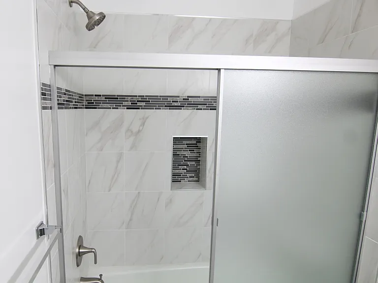 1825 Glendon Ave #1A — Photo 32