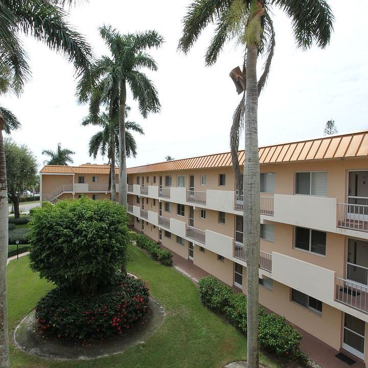 1st image of 1100 Gulf Shore Blvd N