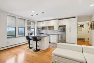W Broadway-0806-005.jpg