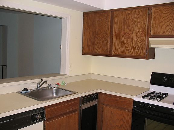 3rd image of 4769 Gainsborough Dr