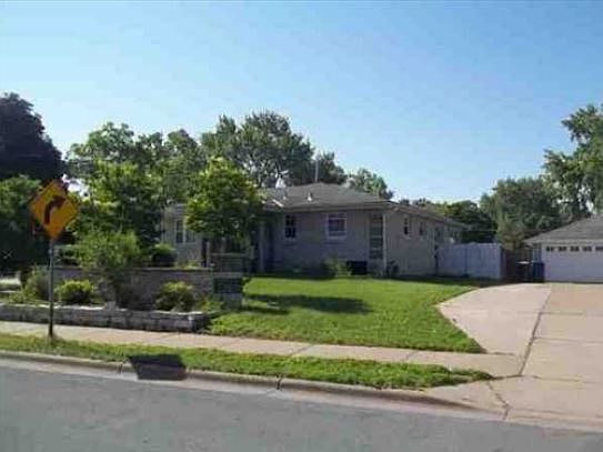 2nd image of 828 Sanburnol Dr NE