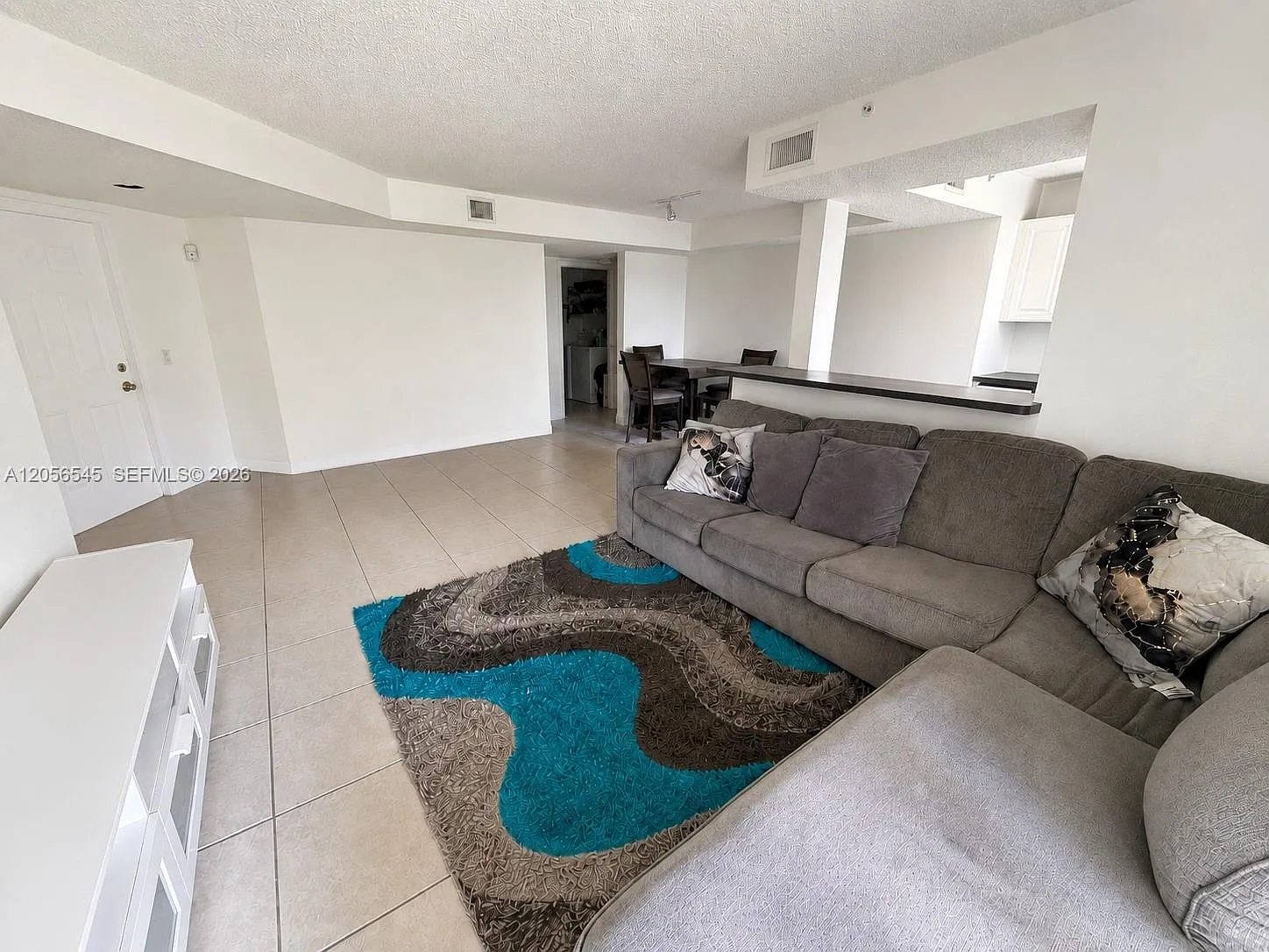 La Via Condo — Photo 3