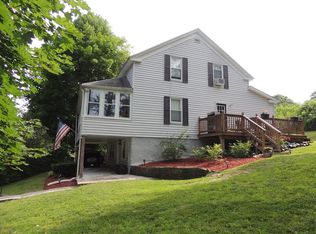 6 3rd Ave, Dudley, MA 01571