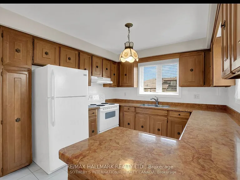 227 Elgin Mills Rd W — Photo 21