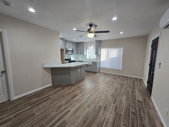 2nd image of 668 W Bonnie Brae Ct #B