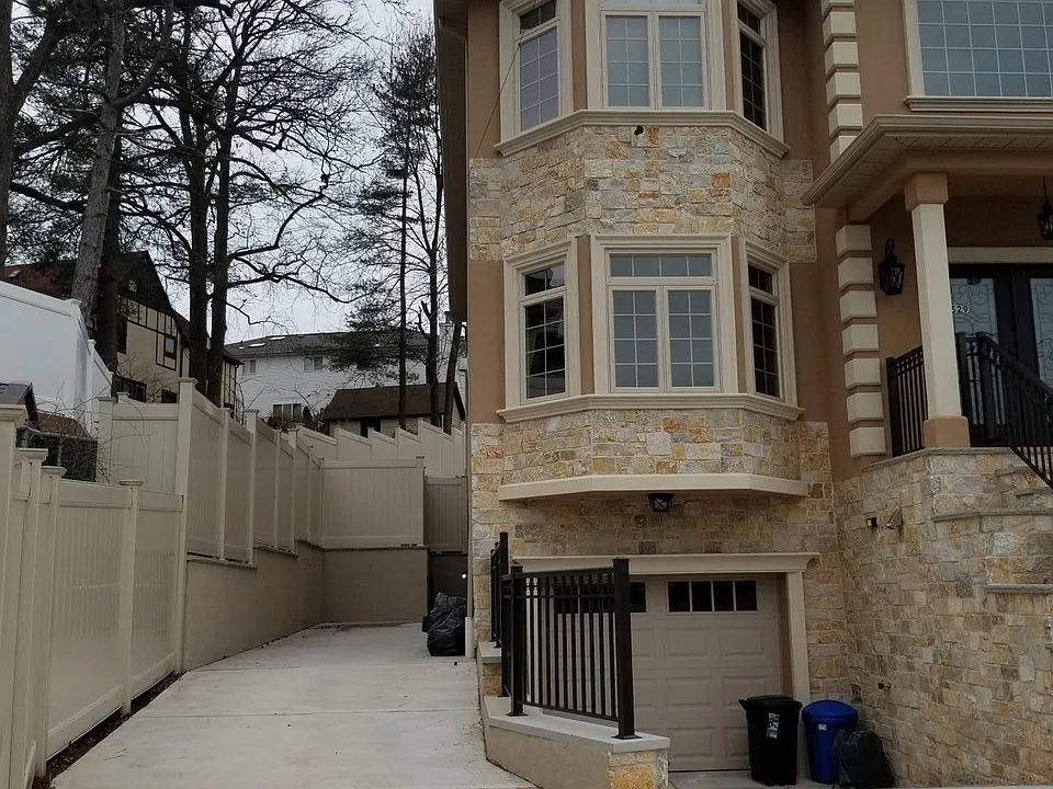 529 Durant Ave #2
