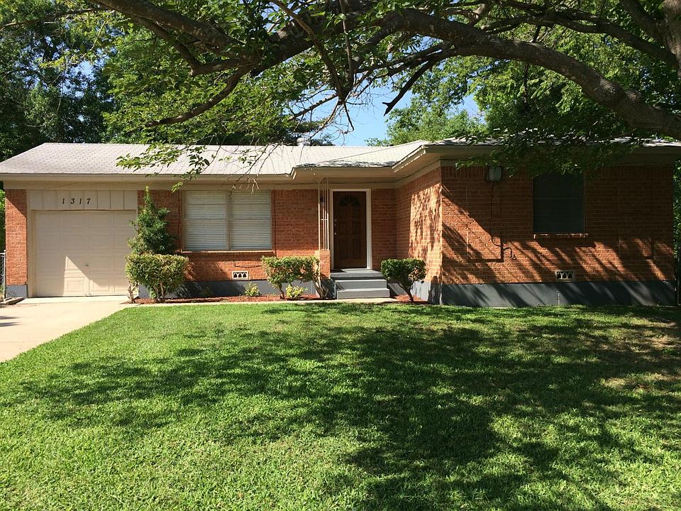 1st image of 1317 Estes Dr