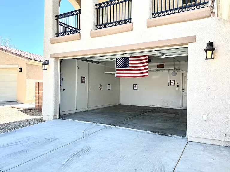 7140 Charter Crest St — Photo 106