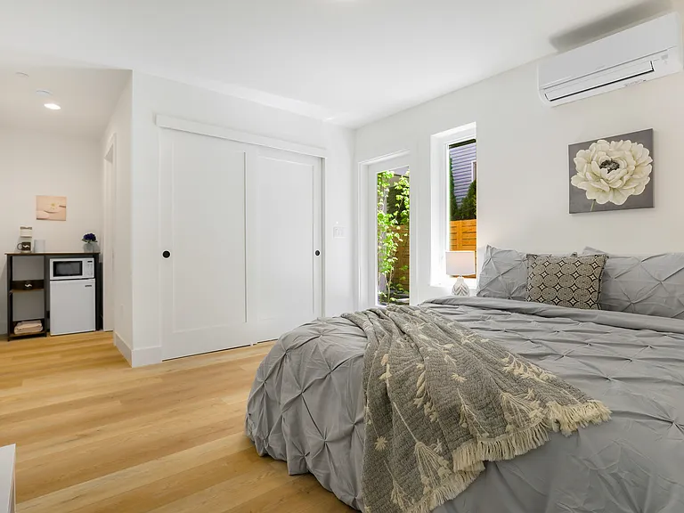10533 Stone Ave N #C — Photo 2