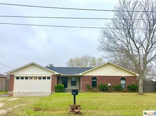 708 Buffalo St, Edna, TX 77957