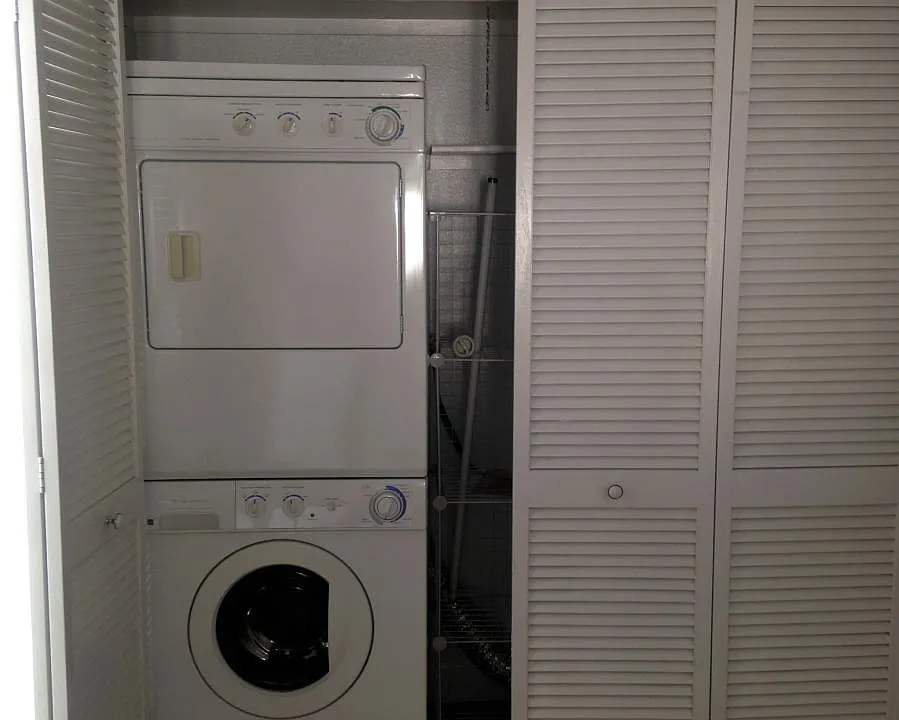 1238 E Avenida Hermosa