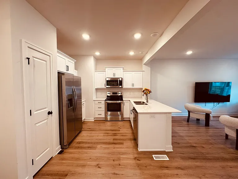 11405 N 161st Ct — Photo 6