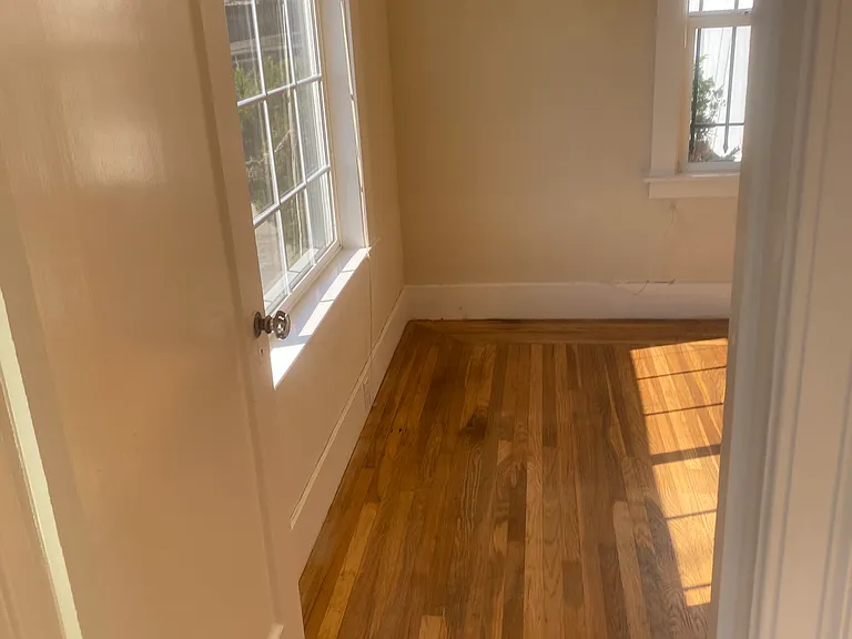 442 Merritt Ave #1 — Photo 8
