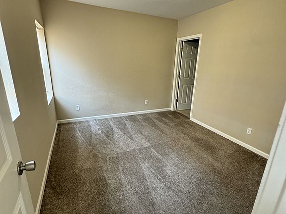 2nd image of 1305 E Armour Blvd #10595036