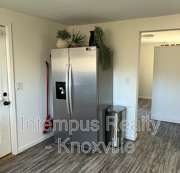 1104 E Hendron Chapel Rd — Photo 14