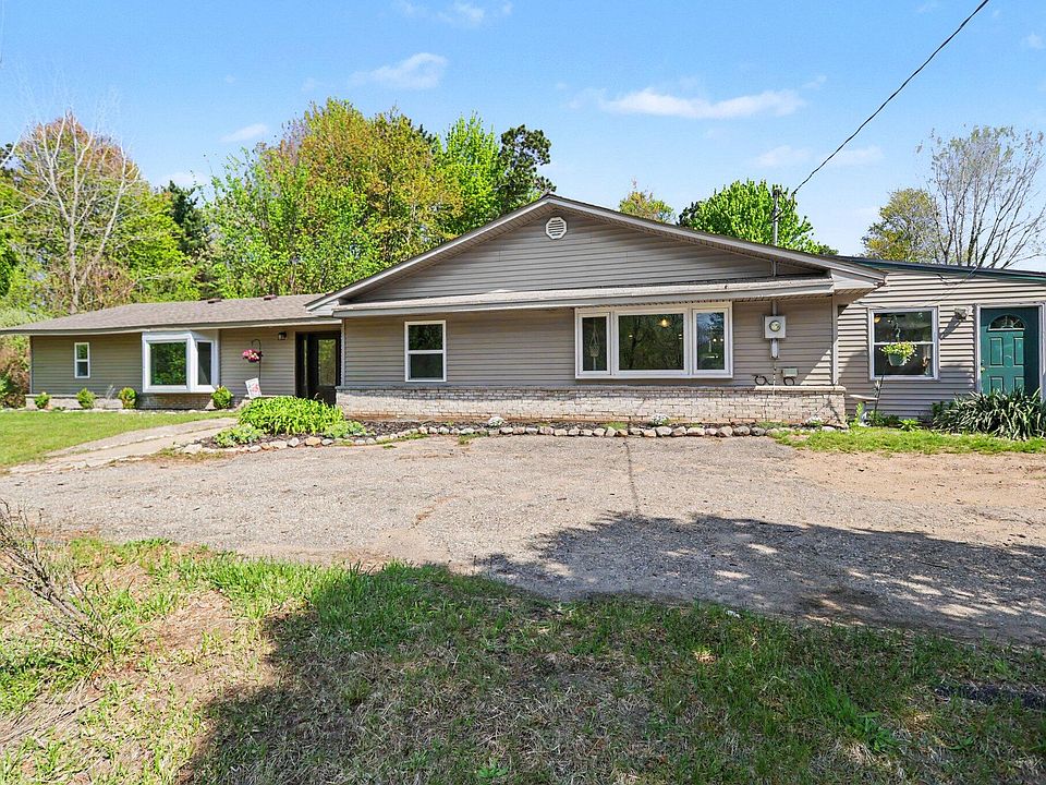 13321 R Dr N, Battle Creek, MI 49014 | MLS #26022610 | Zillow