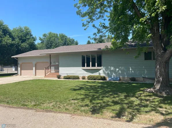 401 8th Ave E, Lisbon, ND 58054