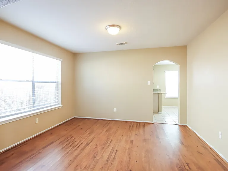 2610 Heatherknoll Dr — Photo 5