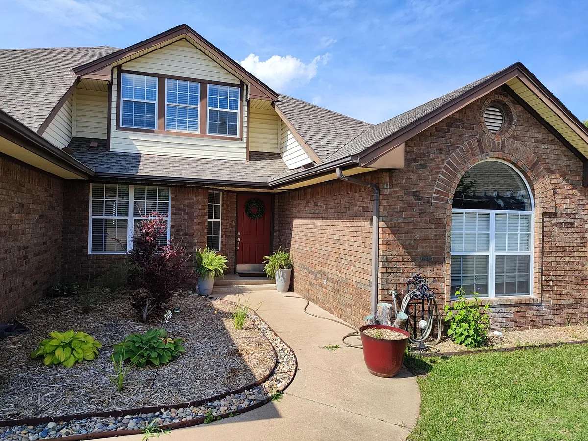 Building Photo - 1103 S Mansfield Dr