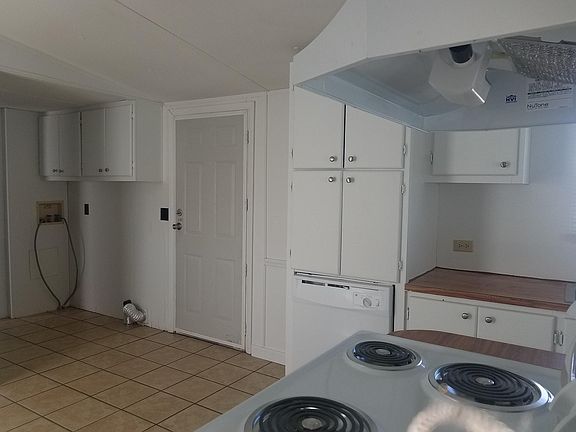 4th image of 1434 Yucatan Dr