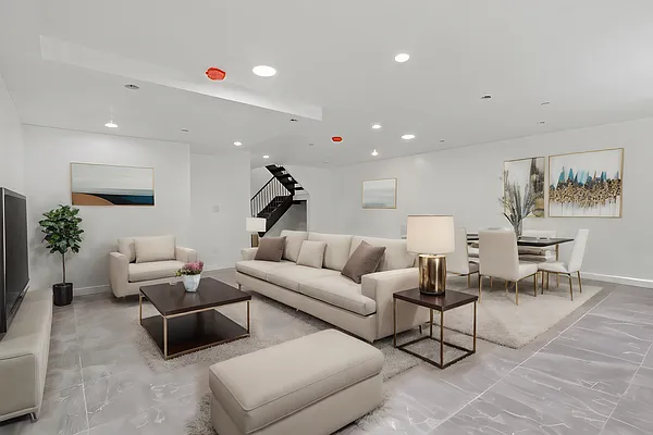 Rented by Compass | media 25