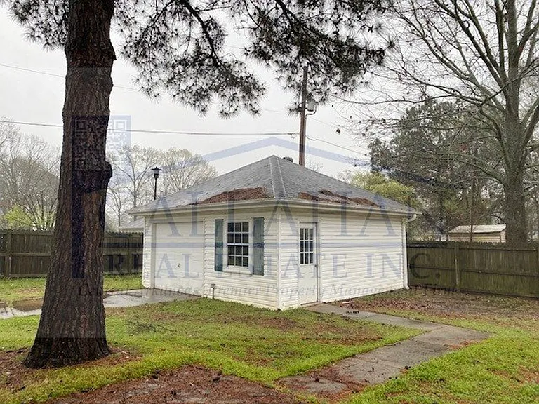 405 Waymack Dr — Photo 12