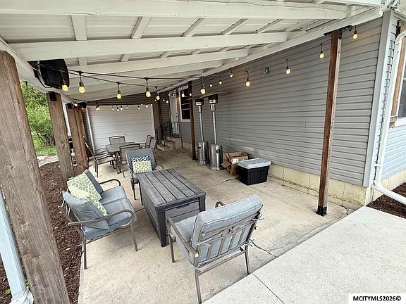 3rd image of 209 Park St