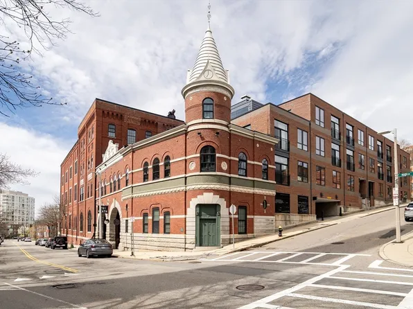 251 Heath St APT 201, Jamaica Plain, MA 02130