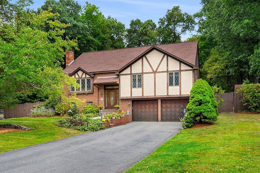 8 Naumkeag Row, Danvers, MA 01923 | Zillow