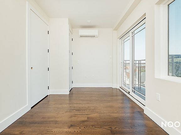 5th image of 486 E 28th St #402
